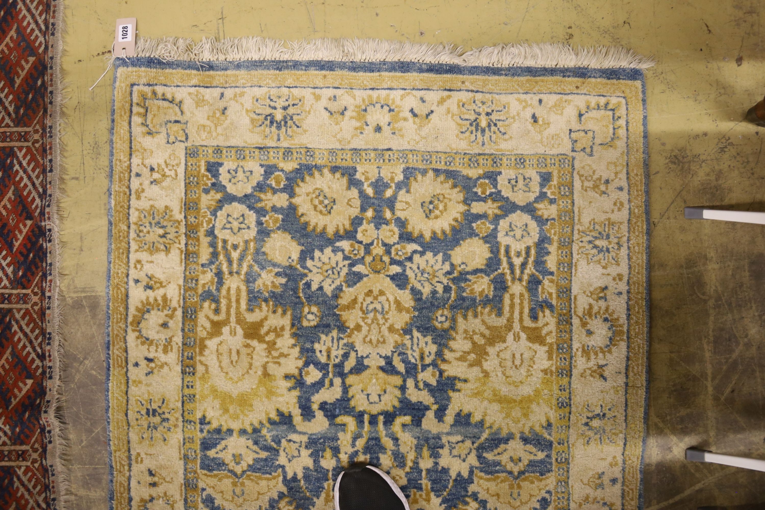 A Tabriz style rug, 150 x 90cm